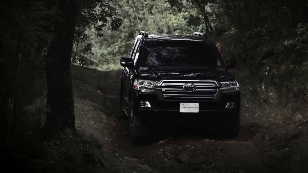 Toyota Land Cruiser 200 опер 4к
