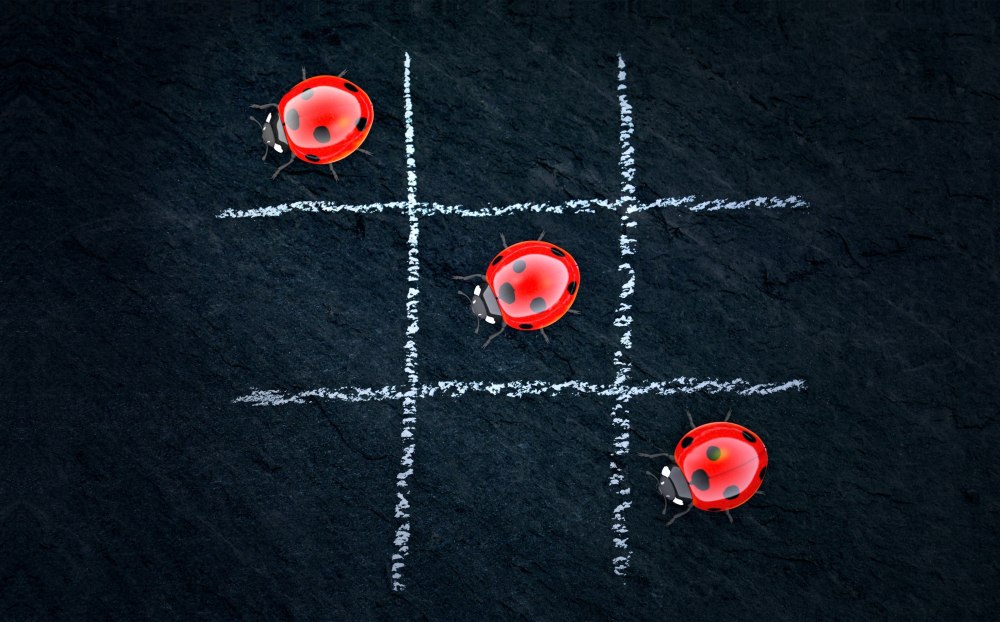 Tic tac Toe игра с фигурками