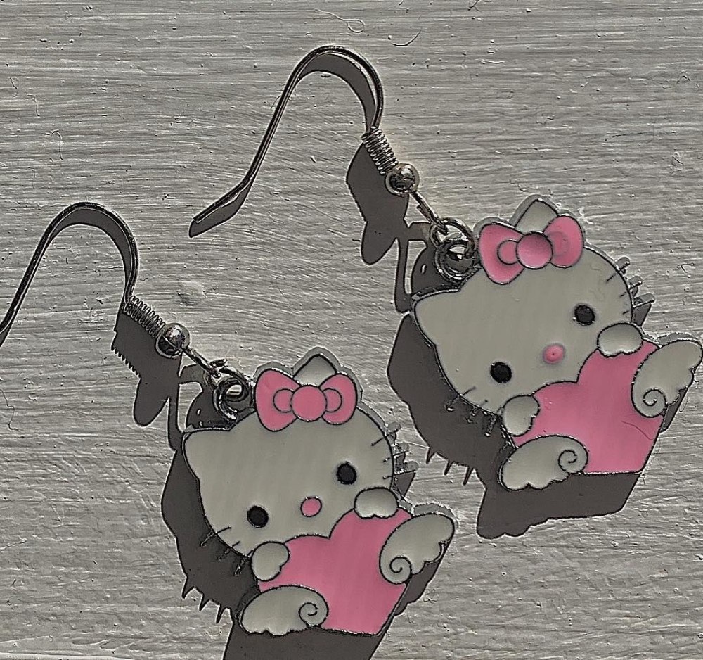 Hello Kitty надпись