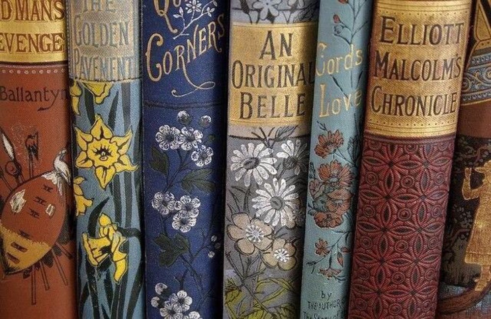 Красочные обложки книг