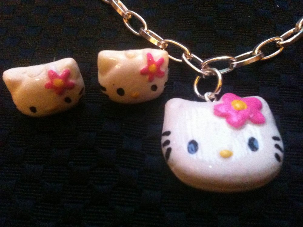 Сережки из глины Хелоу Кити