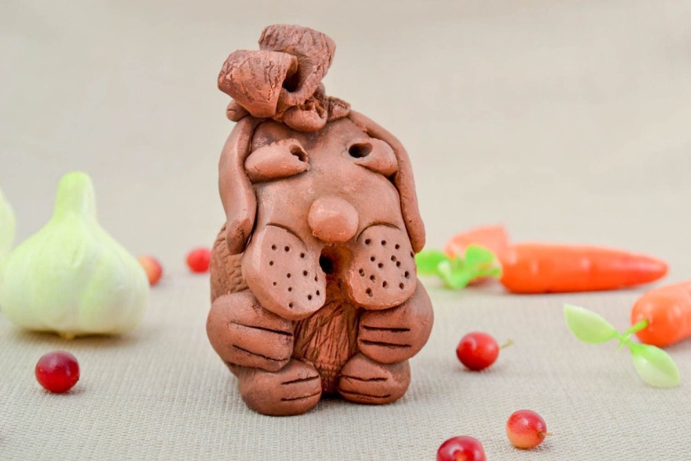 Конь из глины