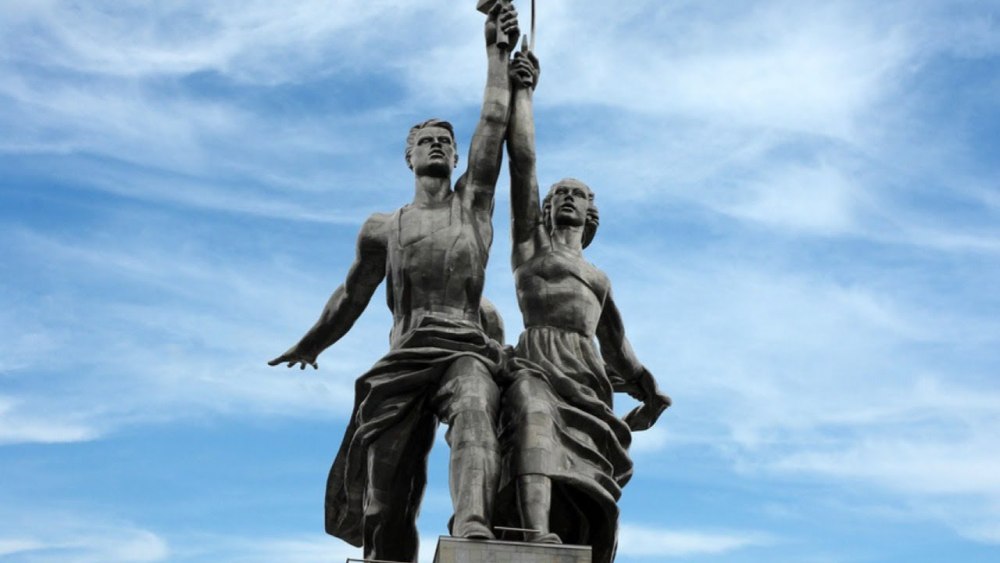 Монумент «рабочий и колхозница» веры Мухиной (1937)