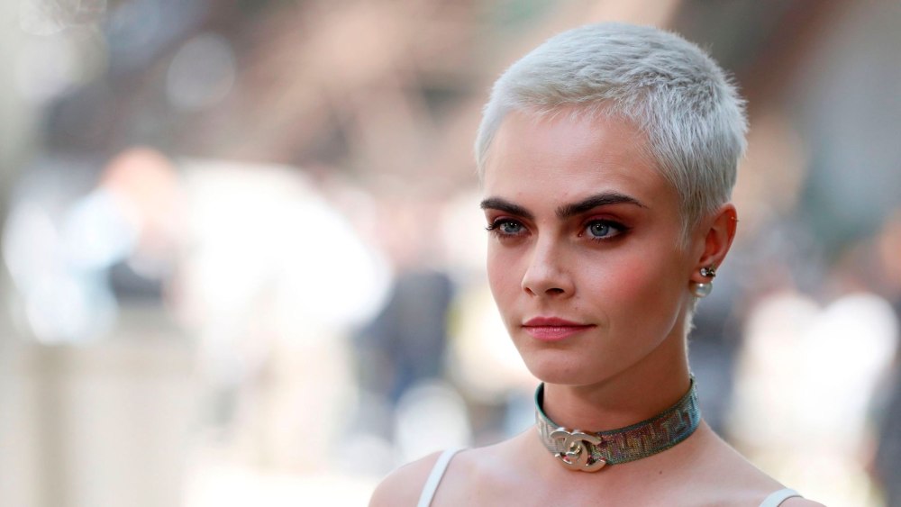 Cara Delevingne с короткой стрижкой