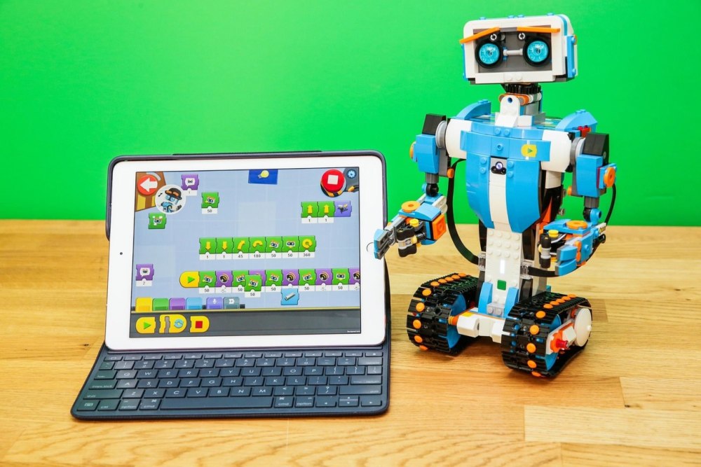 Робот LEGO Boost Creative 17101