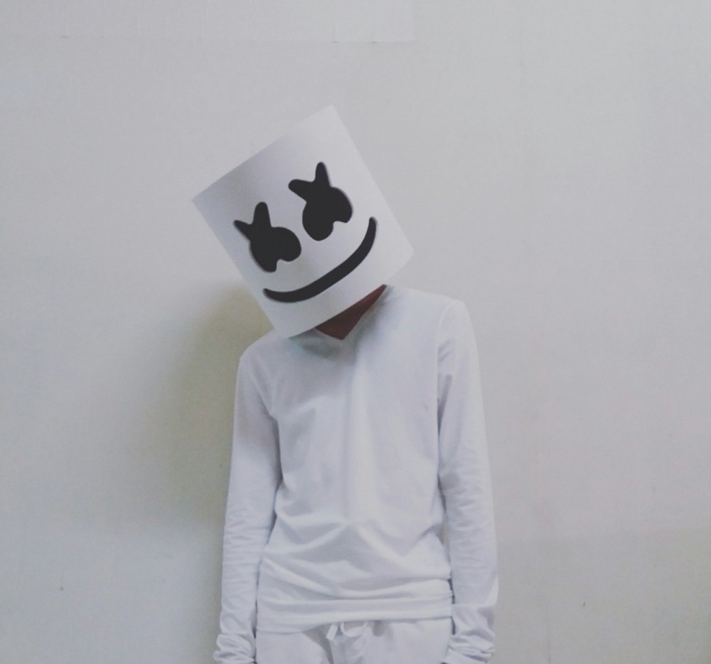 Marshmallow диджей лицо