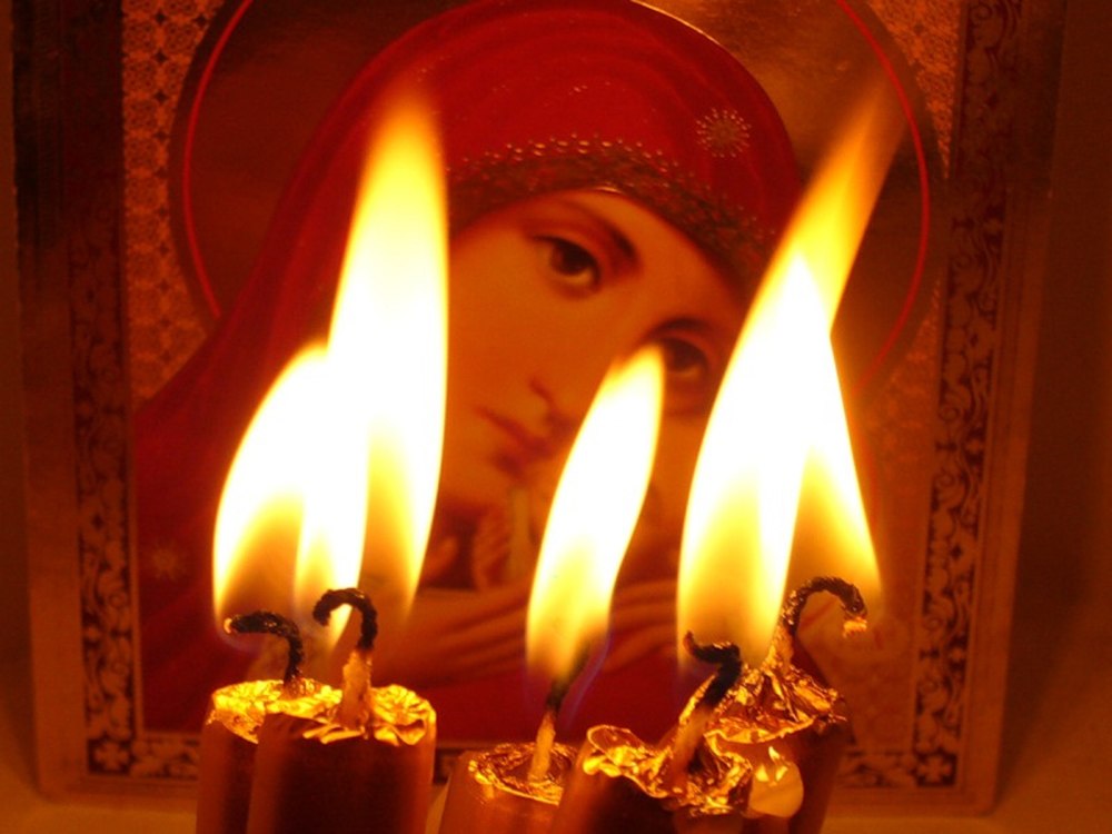Свечи в церкви