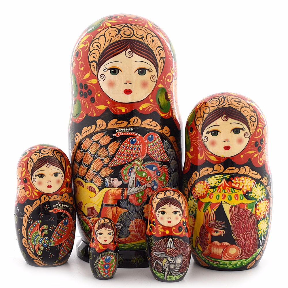 Матрешки на прозрачном фоне