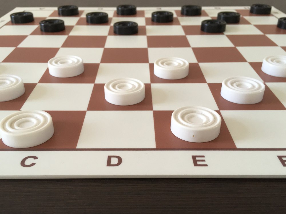 Шашки с44