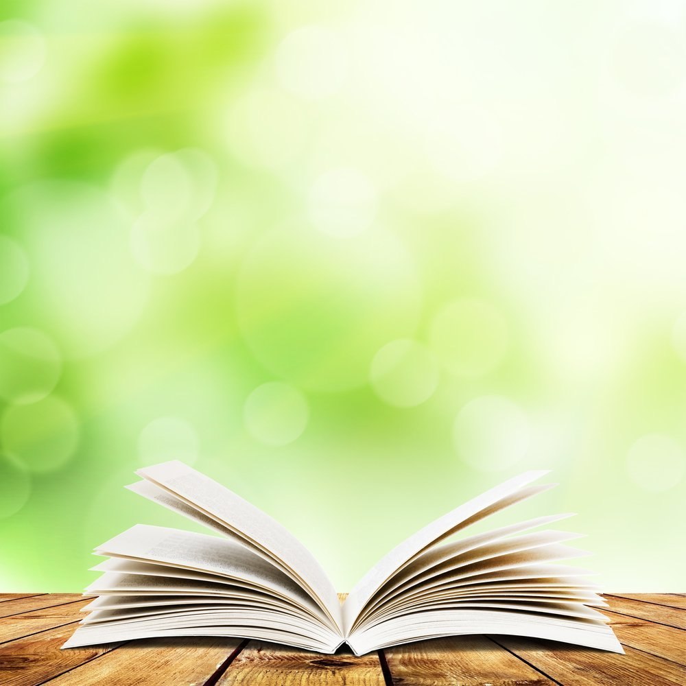 Книга на зелёном фоне