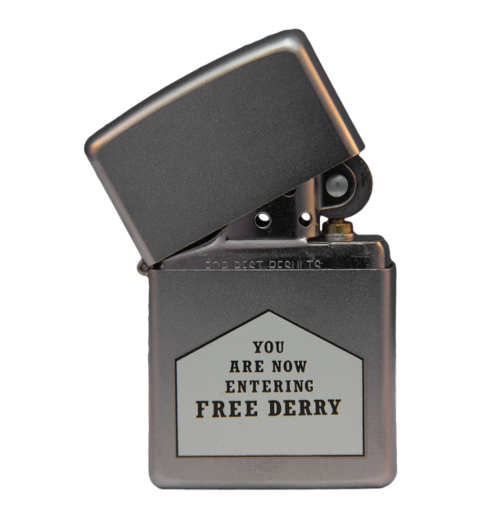 Зажигалка Zippo на прозрачном фоне