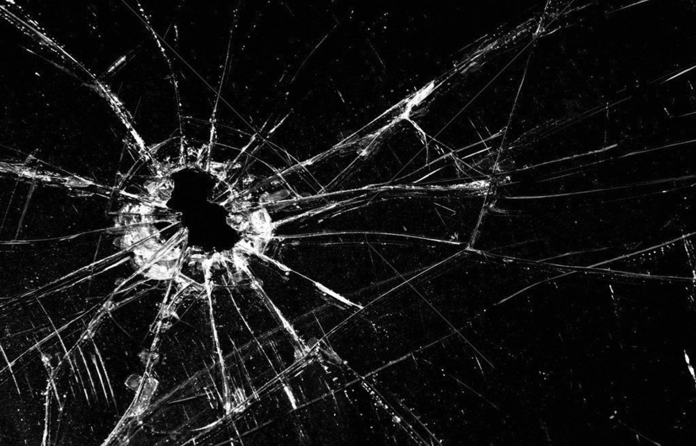 Разбитое стекло