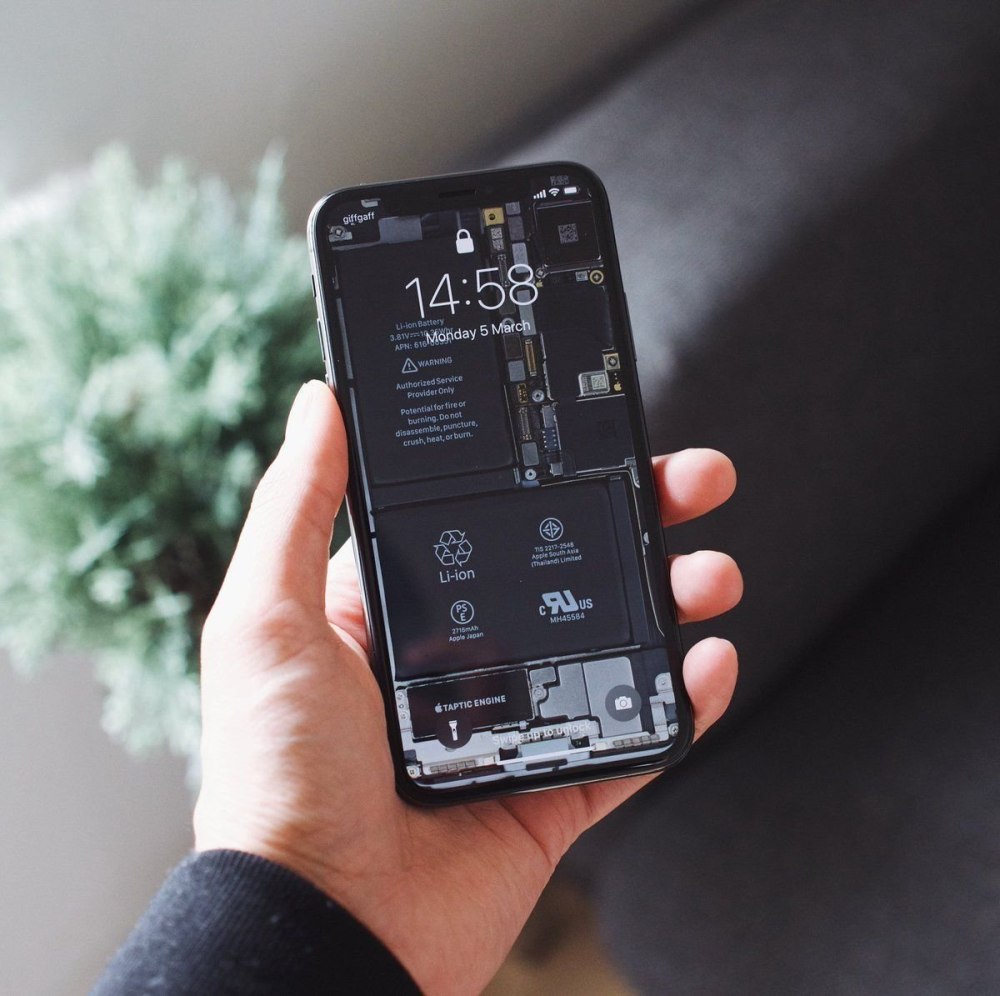 Айфон с прозрачным экраном