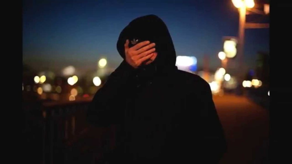 Человек в капюшоне