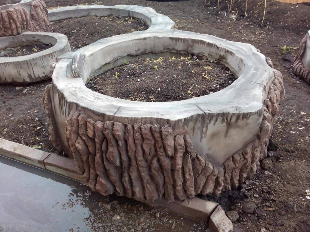 Листья лопуха из цемента водопад
