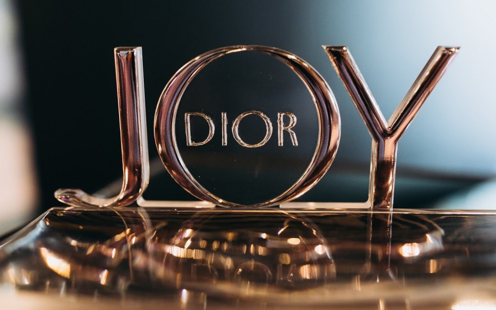 Обои на телефон Dior