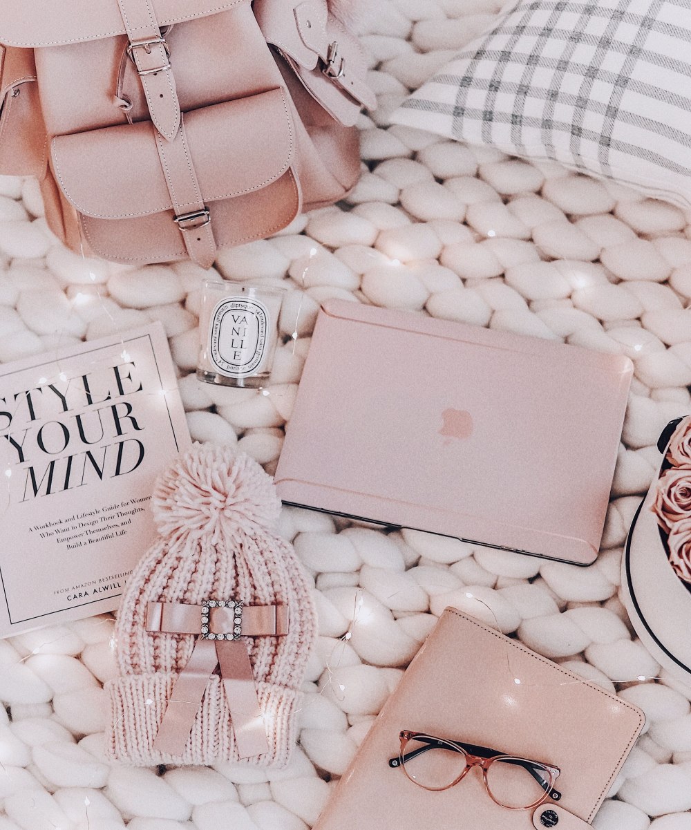 Розовые вещи для эстетики