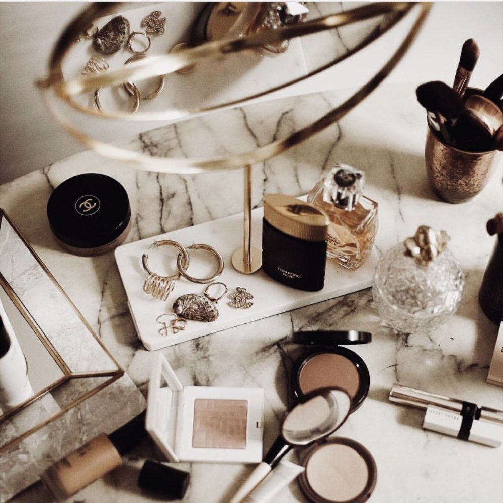 Косметика Эстетика бежевый