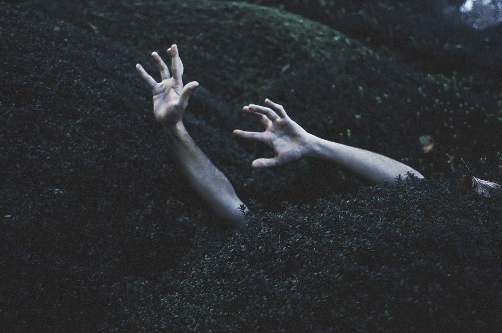 Тонущий человек