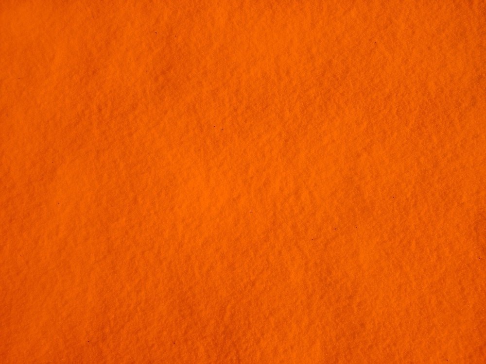 Ярко оранжевый цвет