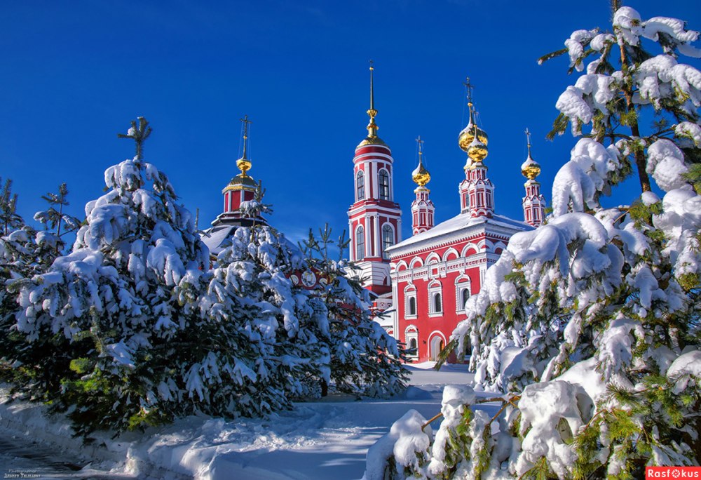 Любытино Церковь зимой