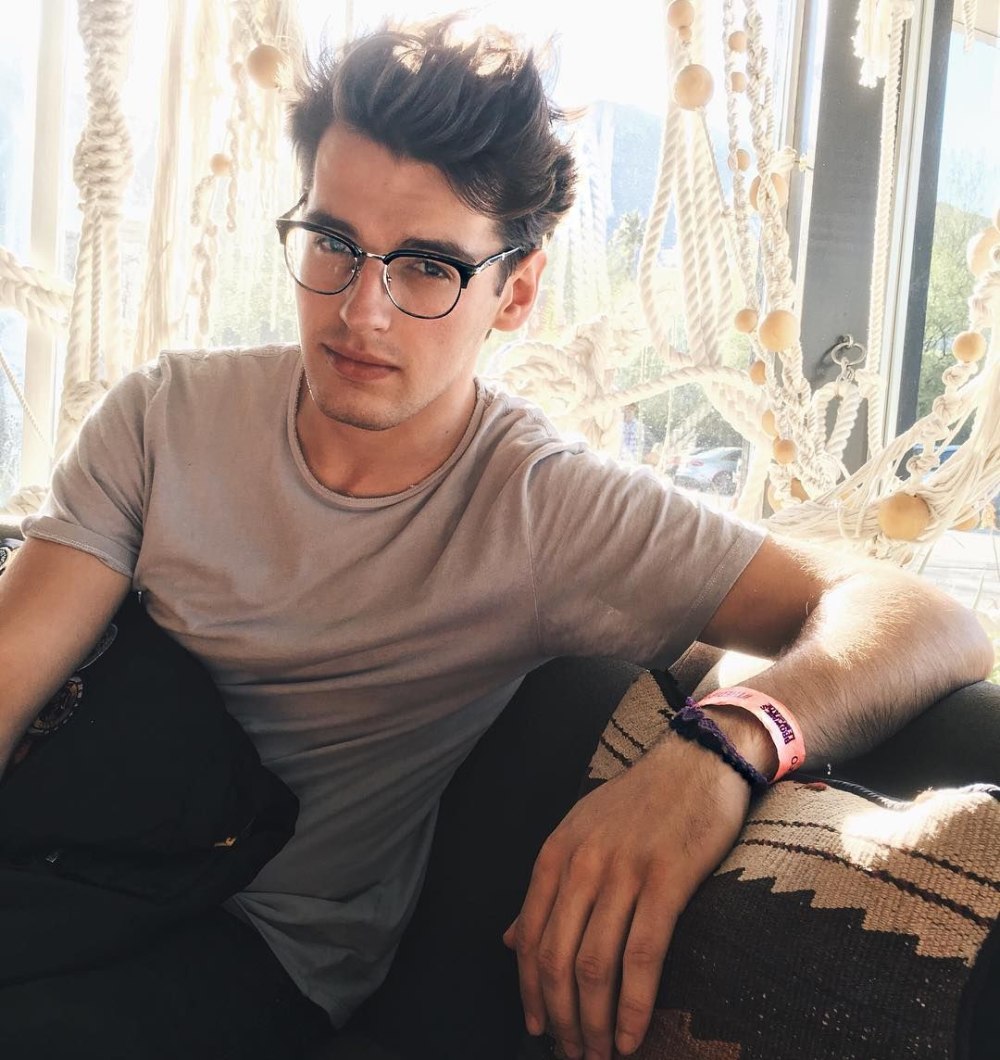 Blake Steven в очках