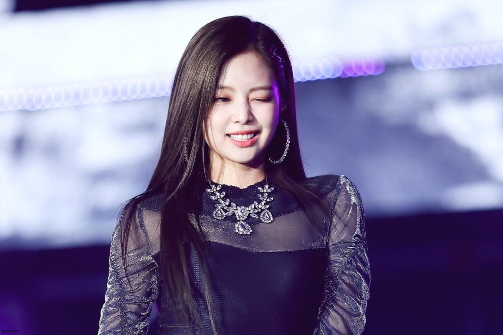Группа BLACKPINK Дженни
