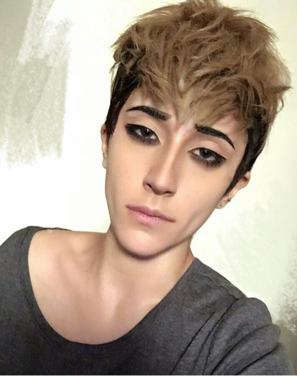 Косплей на сану из Killing Stalking