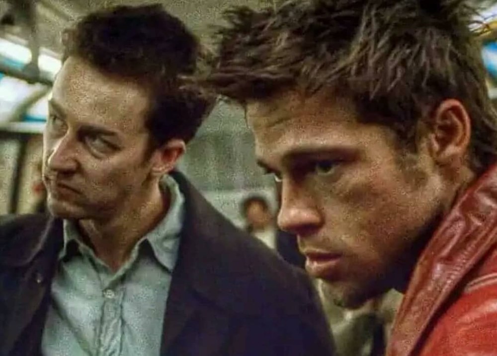 Tyler Durden в костюме