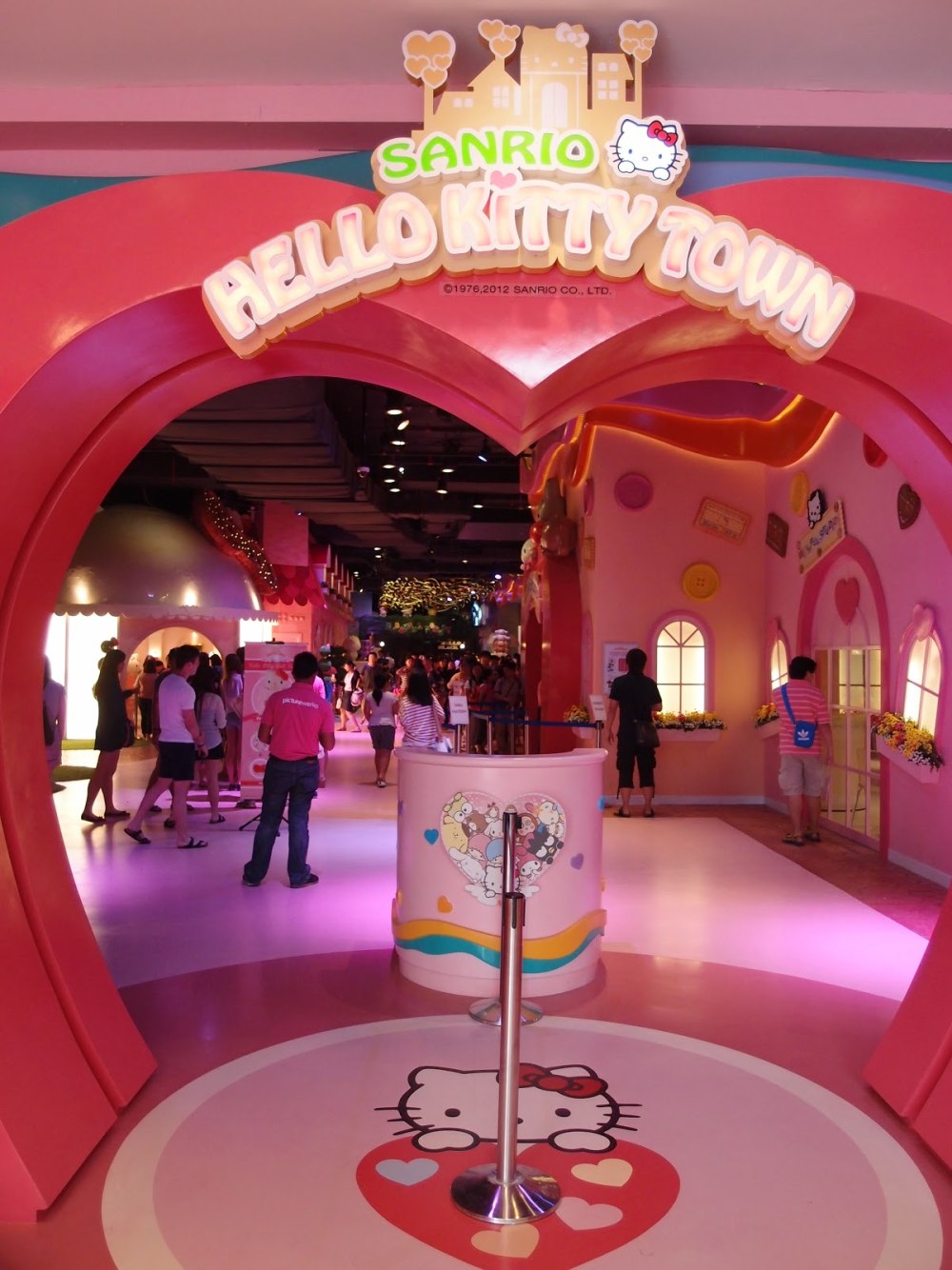 Hello Kitty город мечты