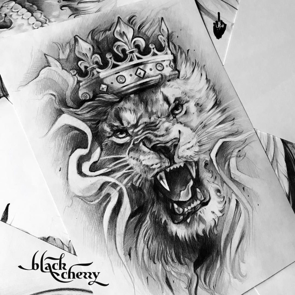 Тату Лев с короной