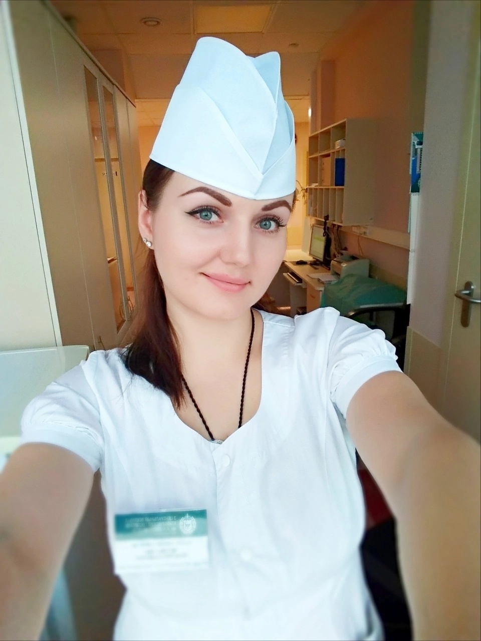Девушка медсестра