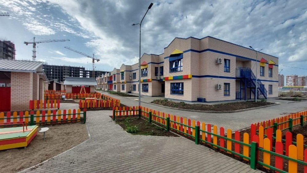 Украшение площадки в детском саду