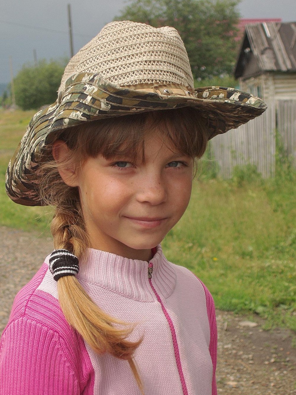 Девочка 10 лет в деревне